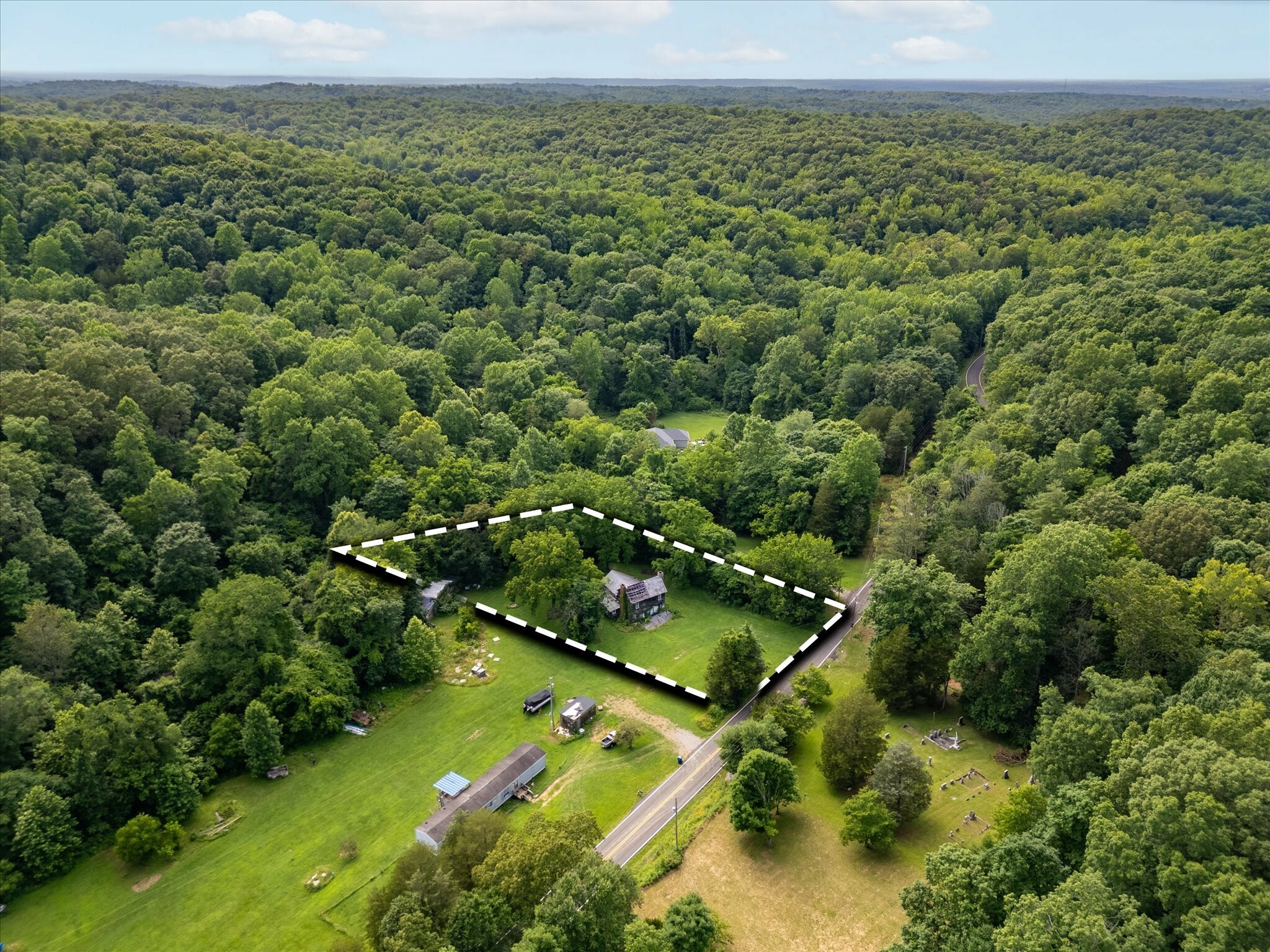 Property Photo:  3862 Wickham Rd  TN 37142 