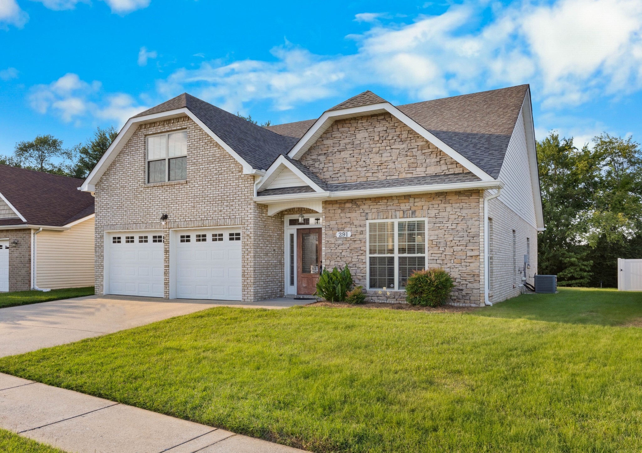 Property Photo:  291 Turnberry Cir  TN 37043 