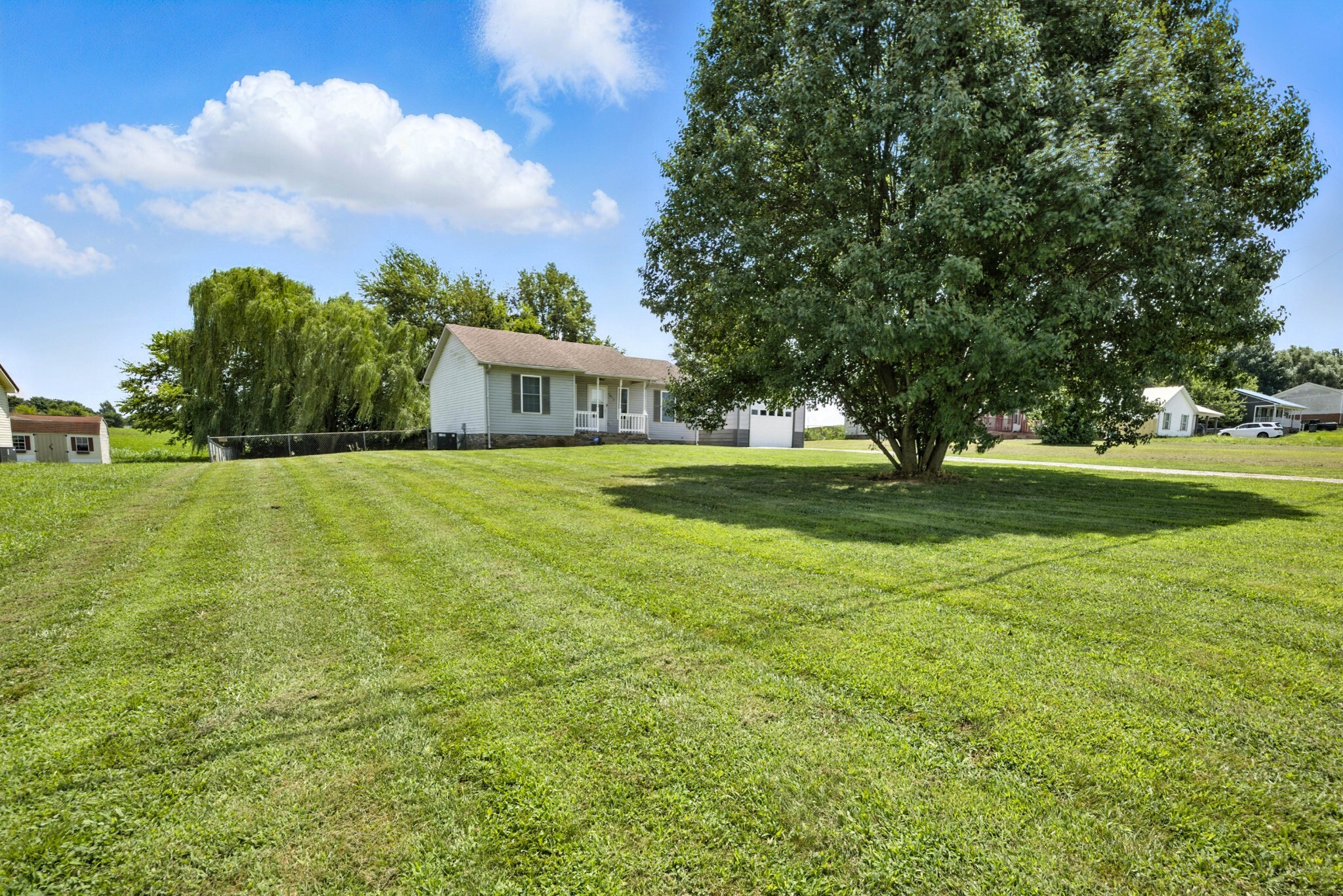 Property Photo:  1812 Carneal Ln  KY 42262 