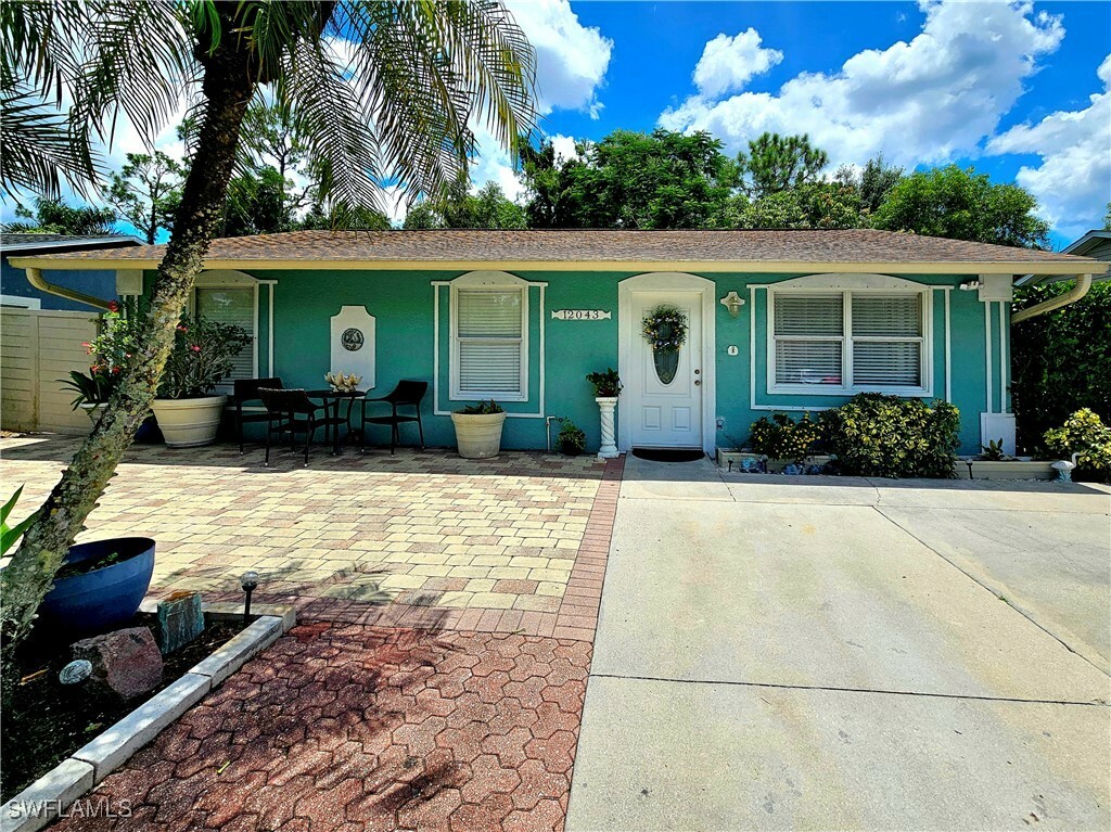 Property Photo: 12043 Sitterley Street FL 34113