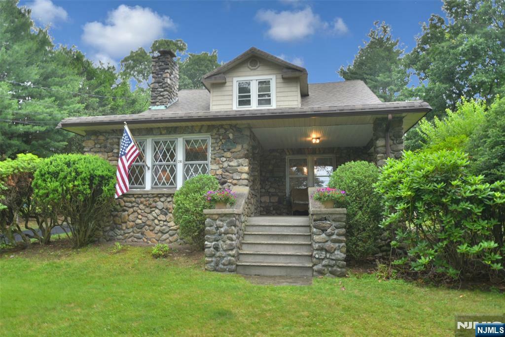 26 Monroe Street  Waldwick NJ 07463 photo