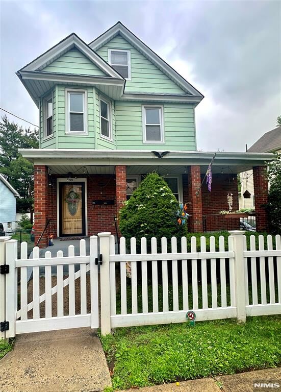 Property Photo:  53 Hille Place 2  NJ 07660 