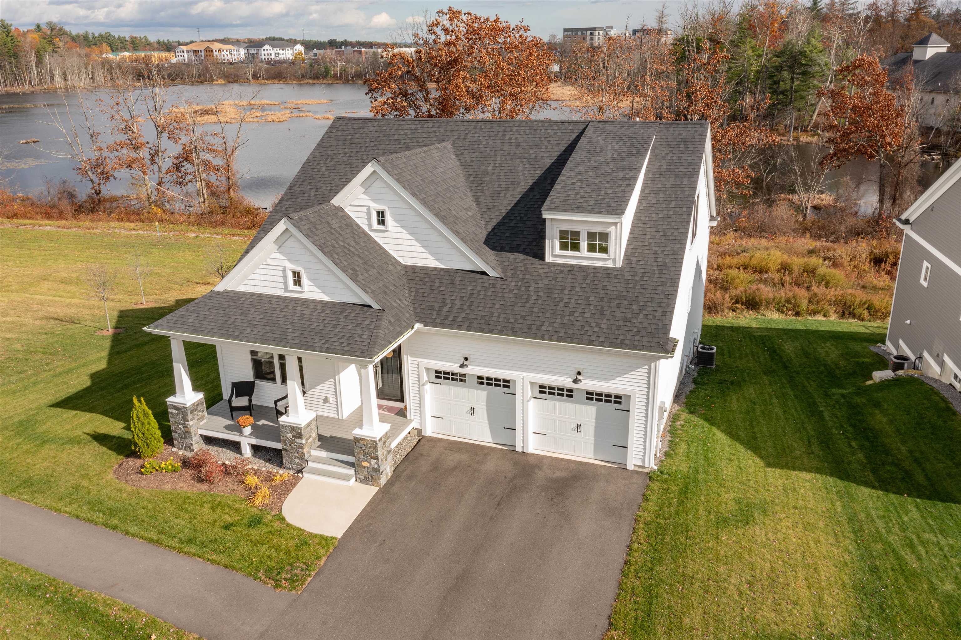 Property Photo: 21 Catesby Lane NH 03053