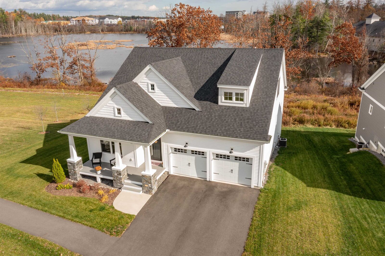 Property Photo:  21 Catesby Lane  NH 03053 