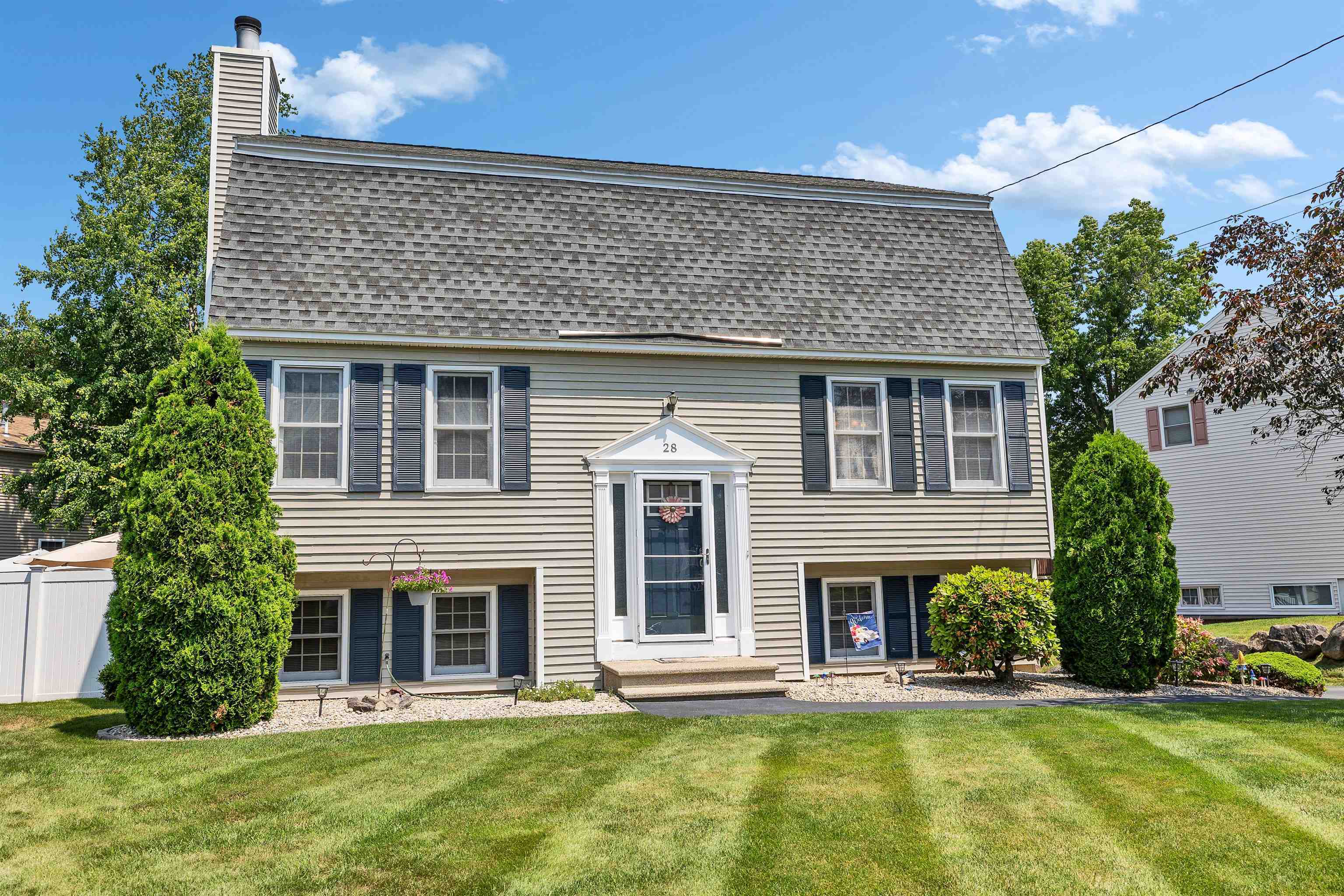 Property Photo: 28 Brinton Drive NH 03064