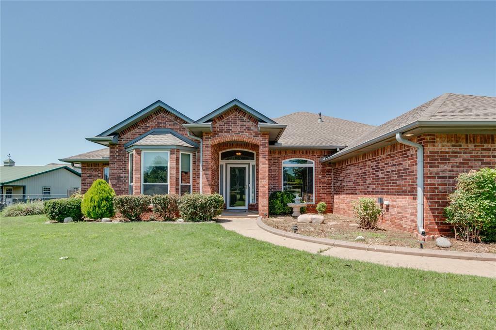 Property Photo: 1009 Baffy Court OK 73025