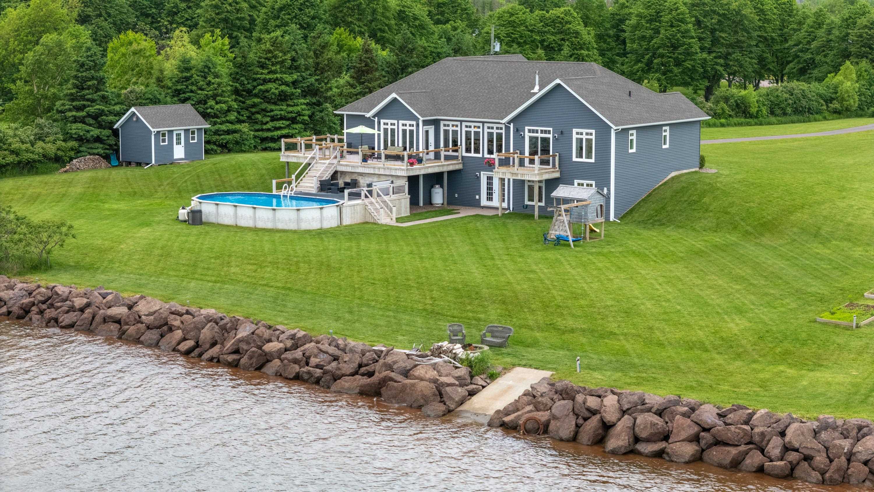 Property Photo: 604 City View Drive PE C1B 0V8