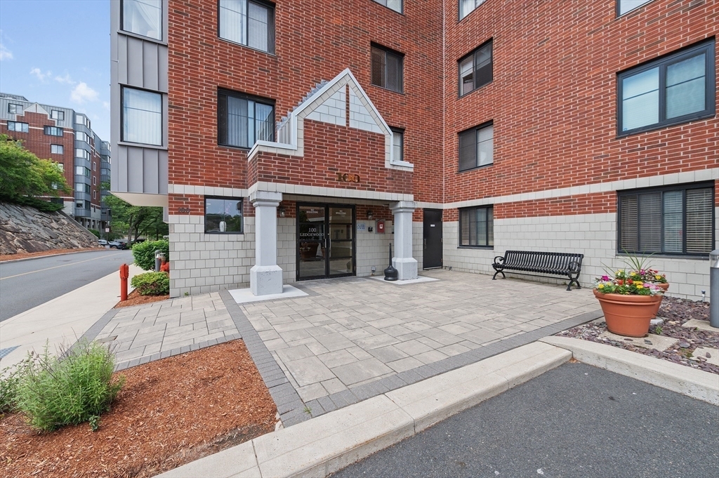 Property Photo:  100 Ledgewood Dr 519  MA 02180 