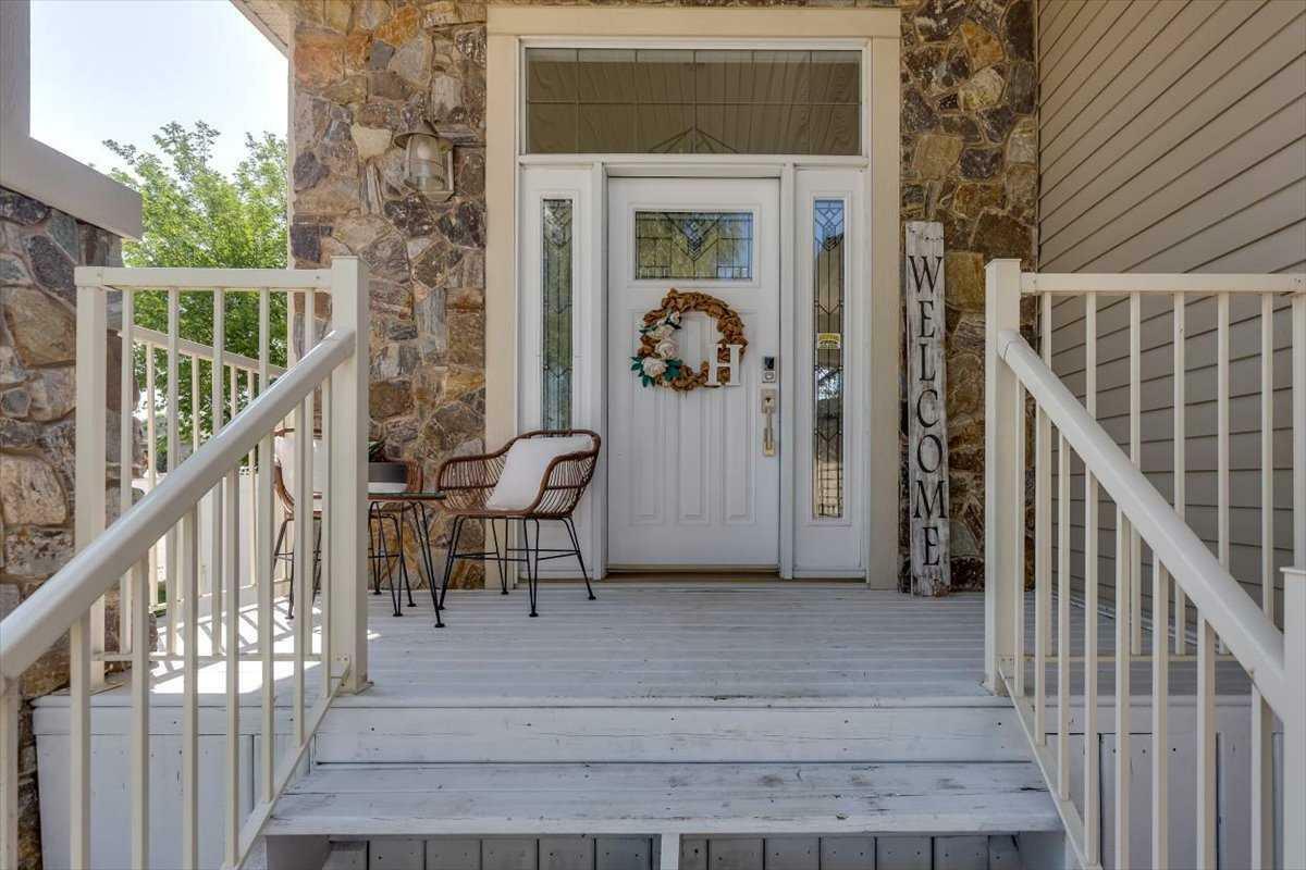 Property Photo: 4 Sage Link AB T4R 0L4