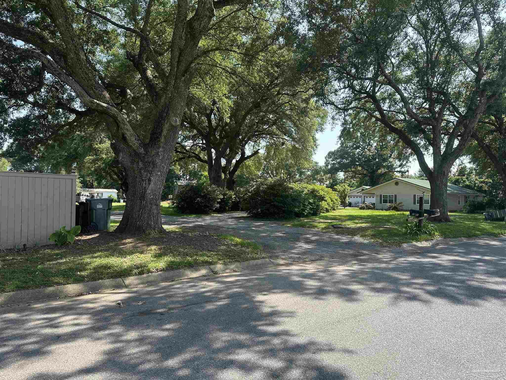 Property Photo: 2939 Sundance Ln FL 32533