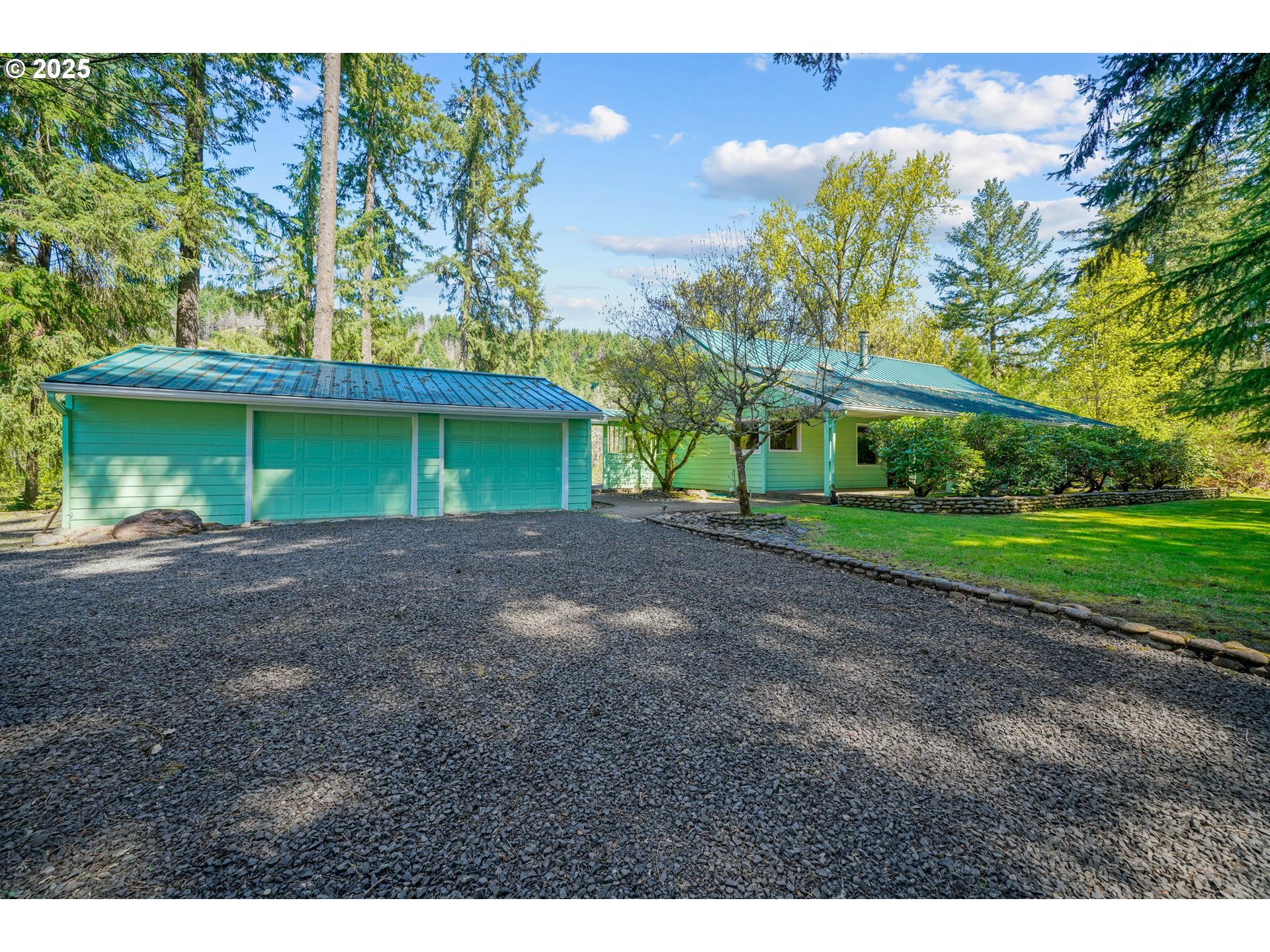 Property Photo: 45955 Oak St OR 97358