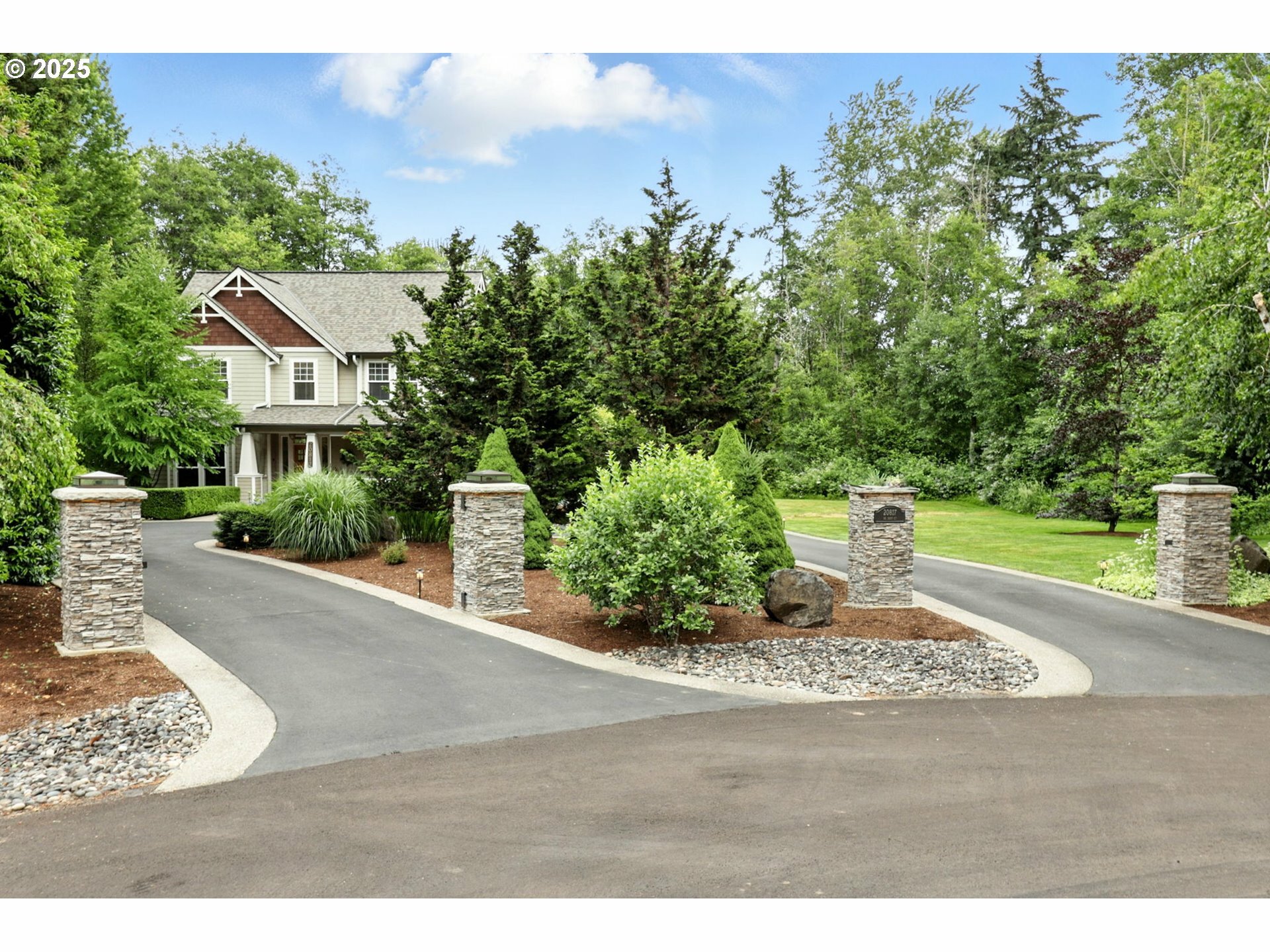 Property Photo: 20817 NE 101st Ct WA 98604