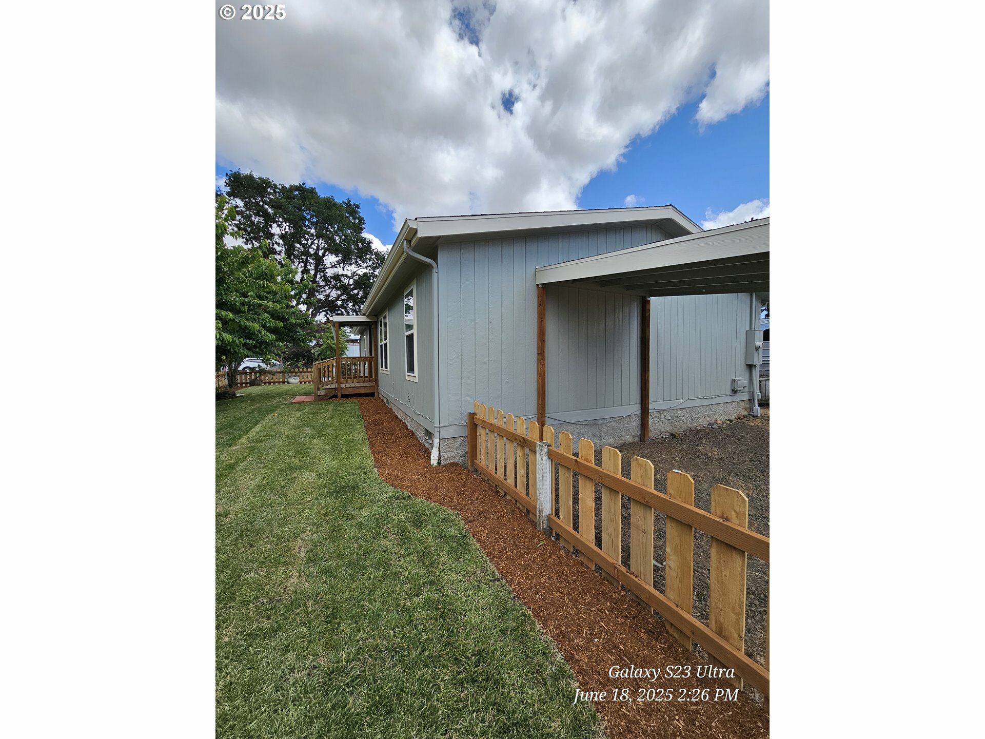 Property Photo: 2110 NE Willamette Ave OR 97321