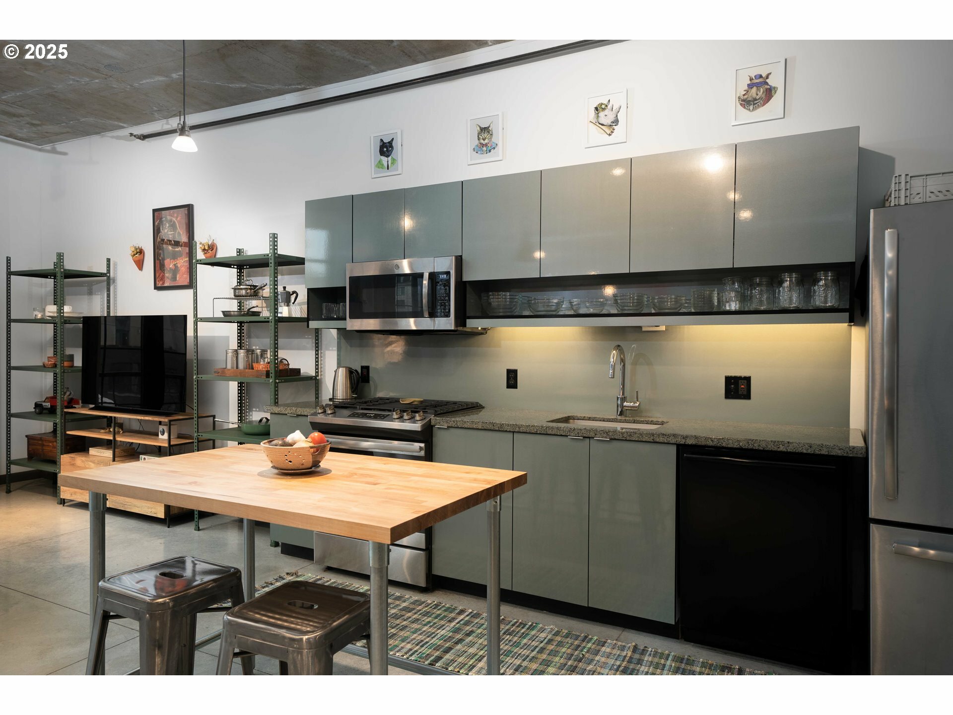 Property Photo: 1030 NW 12th Ave 431 OR 97209