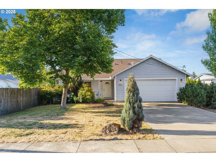 1230 W Fairview Dr  Springfield OR 97477 photo