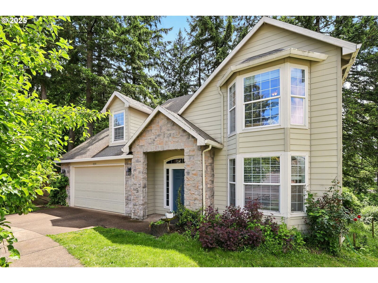 Property Photo: 8503 SE 139th Ct OR 97236