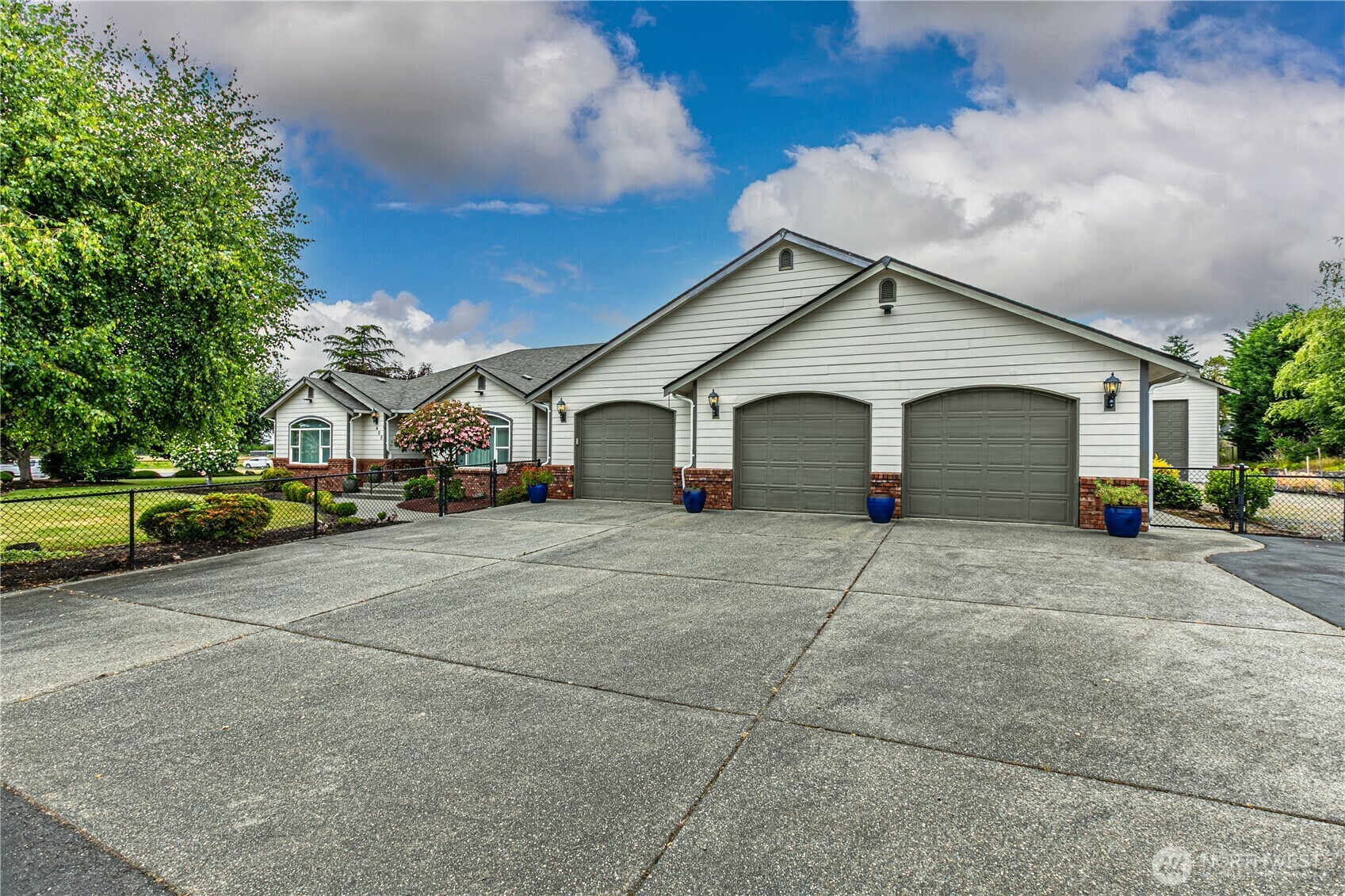 Property Photo:  400  Cessna Court E  WA 98328 