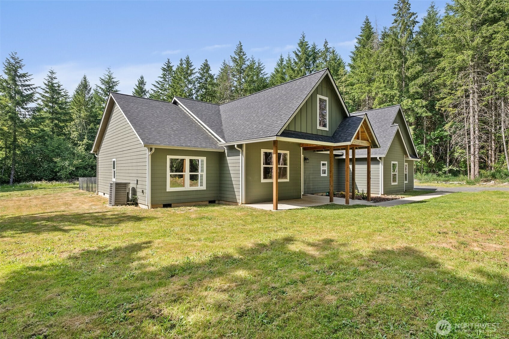Property Photo: 809 NW Gertrude Avenue WA 98596
