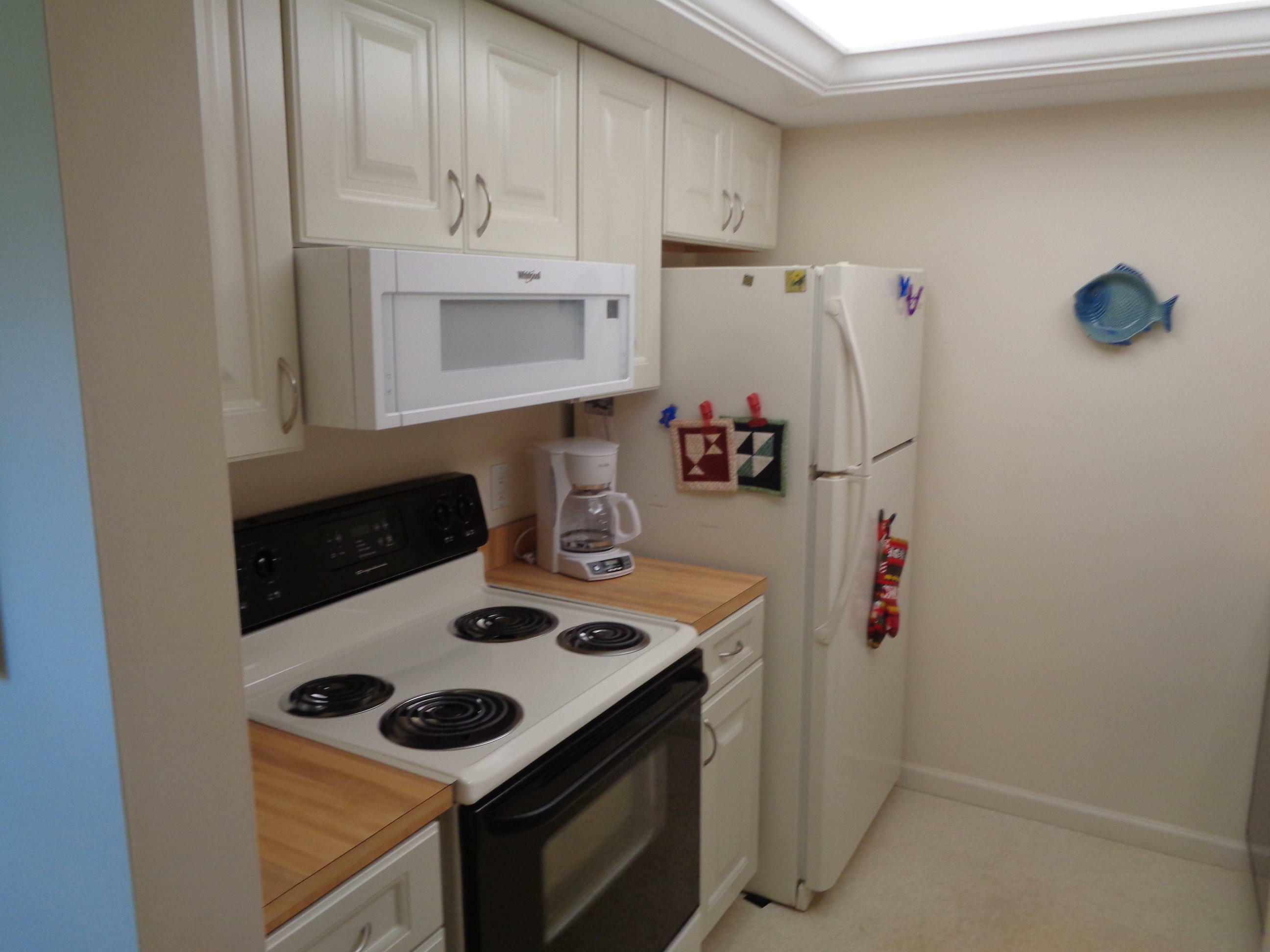 Property Photo: 5527 NE Gulfstream Way FL 34996