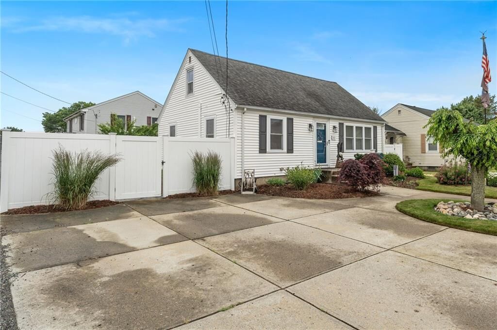 Property Photo:  32 Waterman Avenue  RI 02919 
