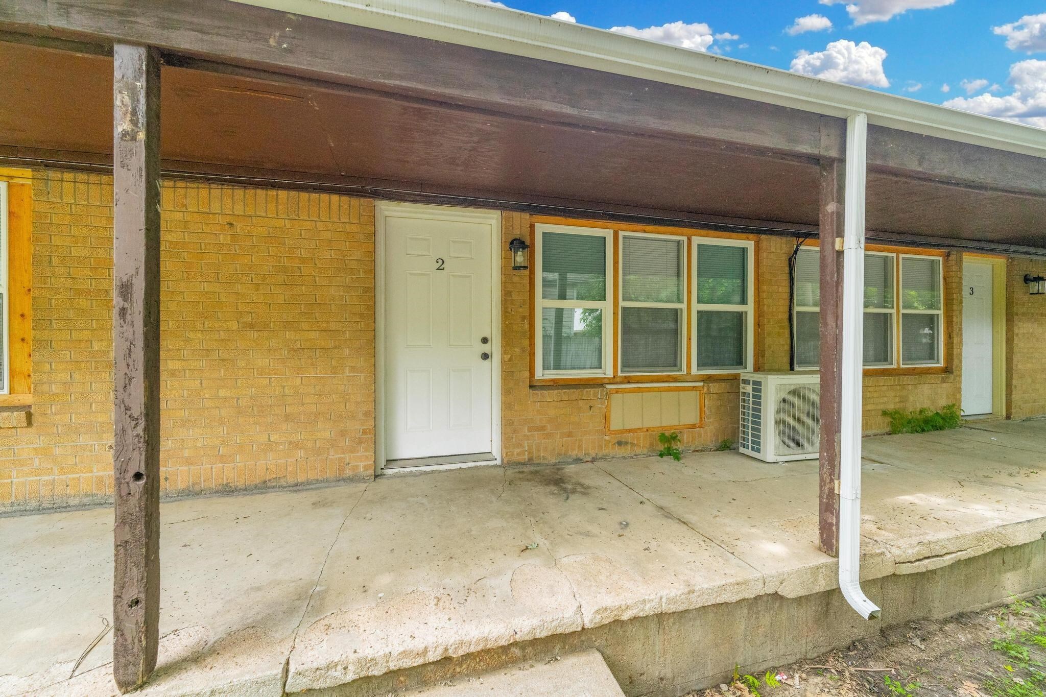Property Photo: 1036 S Wichita St KS 67213