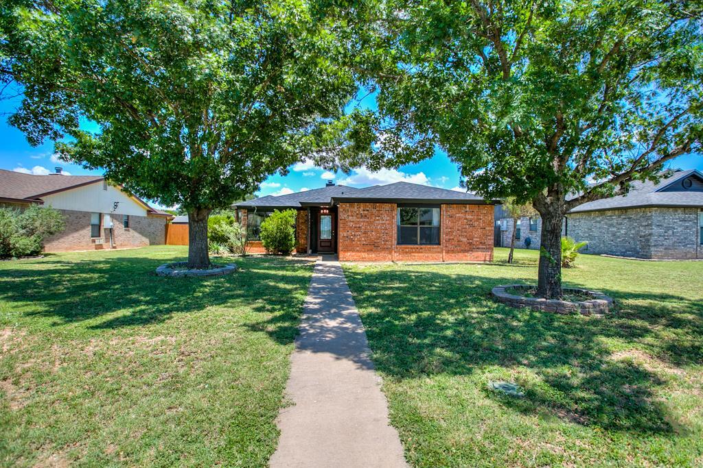 Property Photo: 1106 Gregory Dr TX 76905