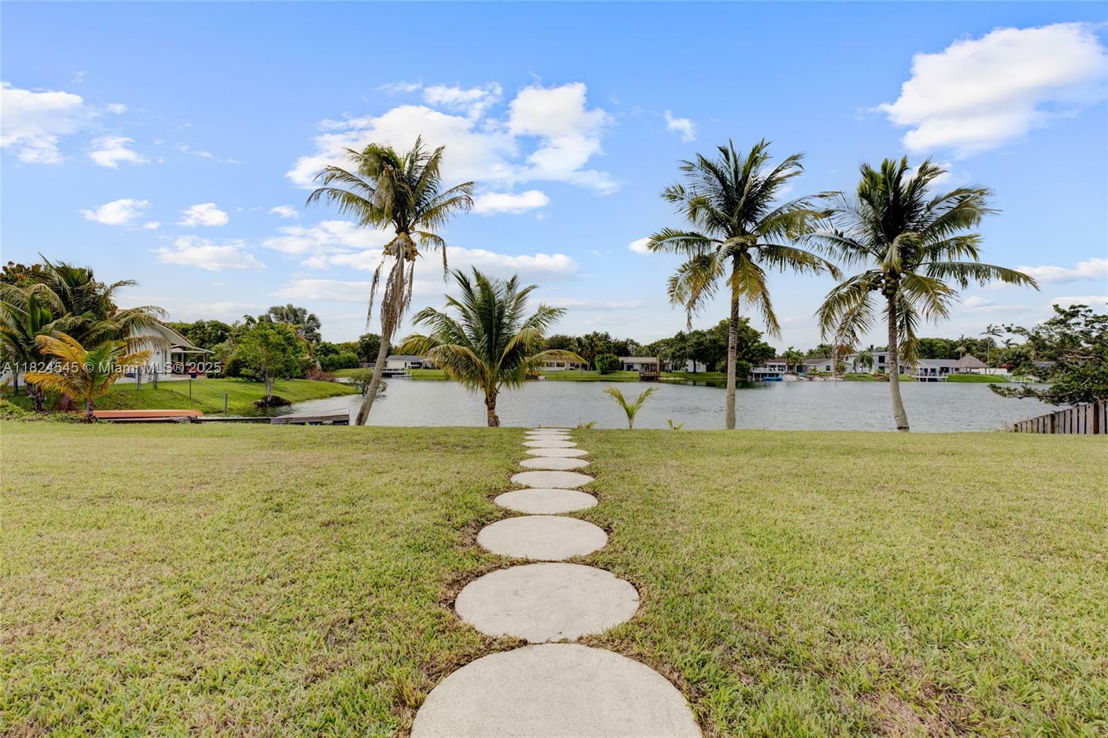 12511 SW 115th Ave  Miami FL 33176 photo