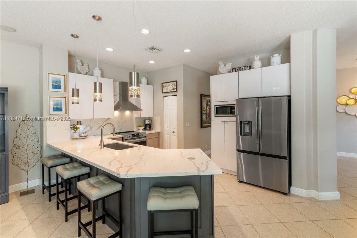 Property Photo: 1273 SW 161st Ave FL 33027