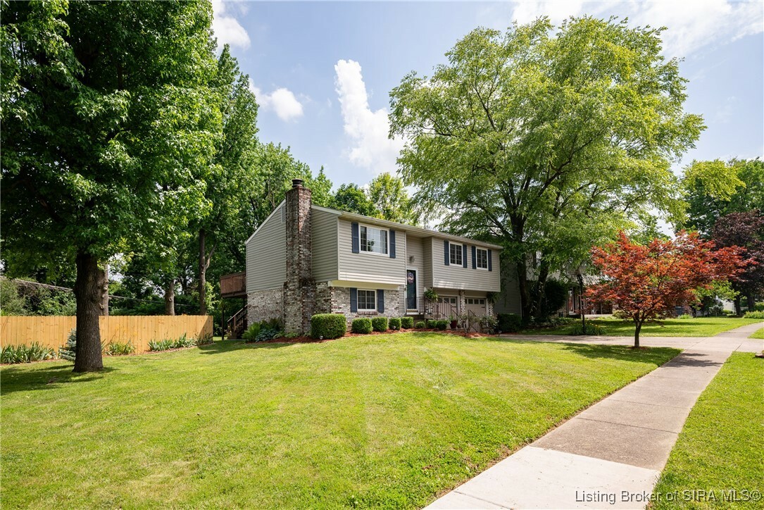 Property Photo: 1506 Sportsman Drive IN 47130