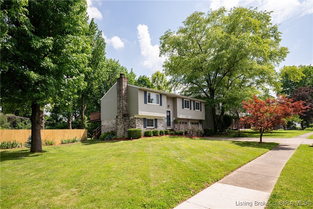 Property Photo: 1506 Sportsman Drive IN 47130