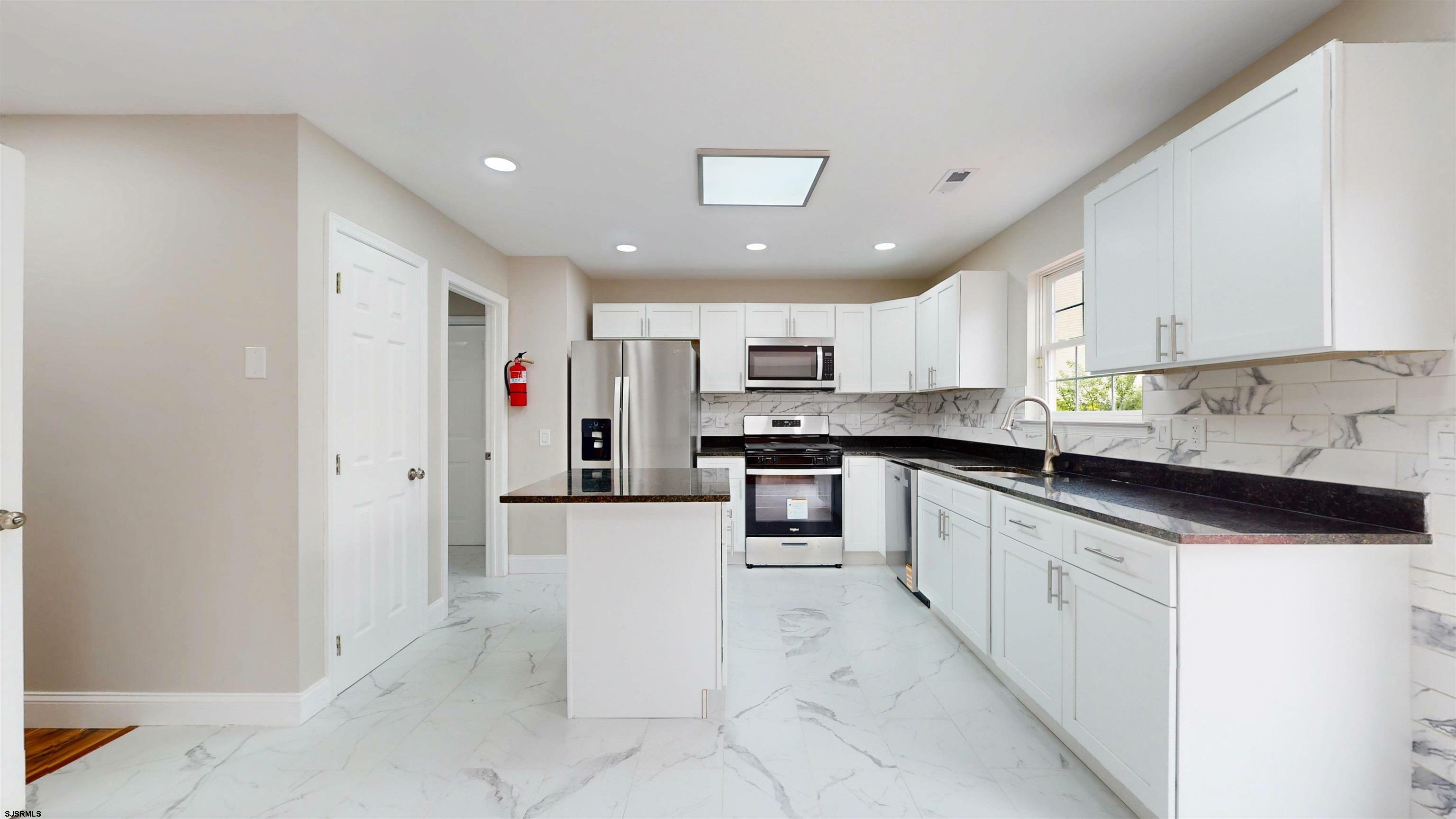 Property Photo: 37 Clover Hill Cir NJ 08234-7558