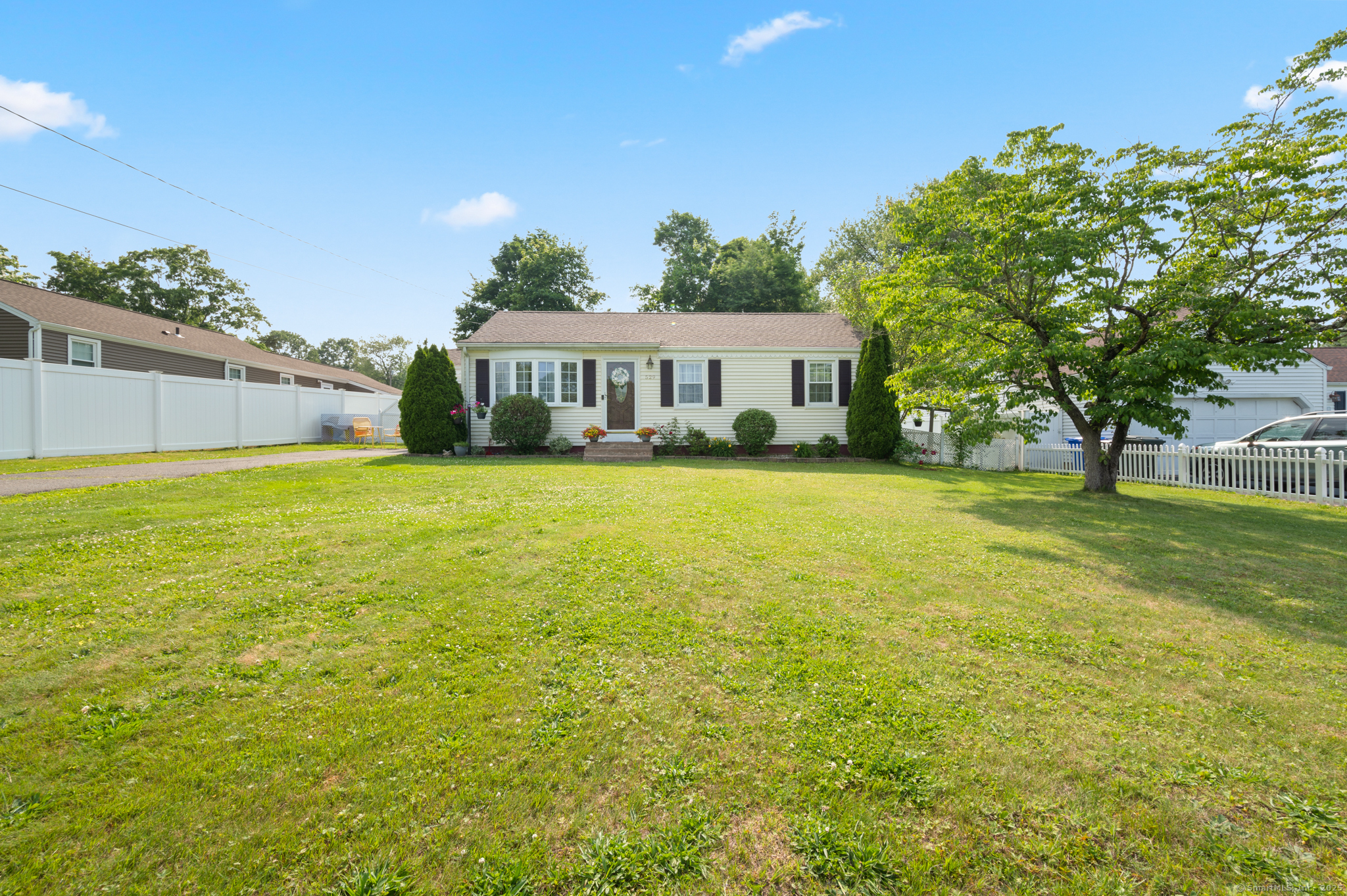 Property Photo:  529 Orchard Street  CT 06067 