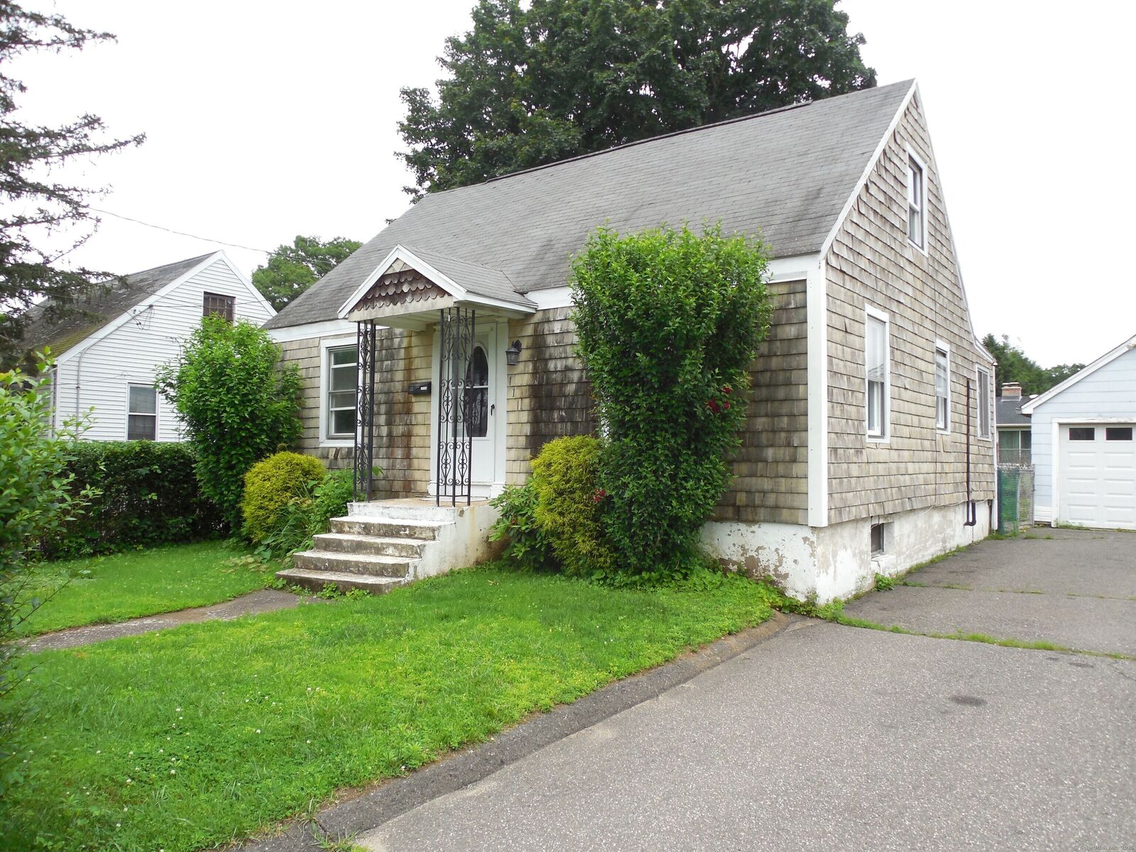 Property Photo:  111 Tracy Avenue  CT 06706 