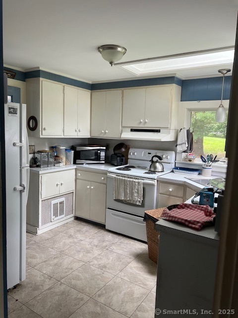 Property Photo: 185 Deepwood Drive CT 06231