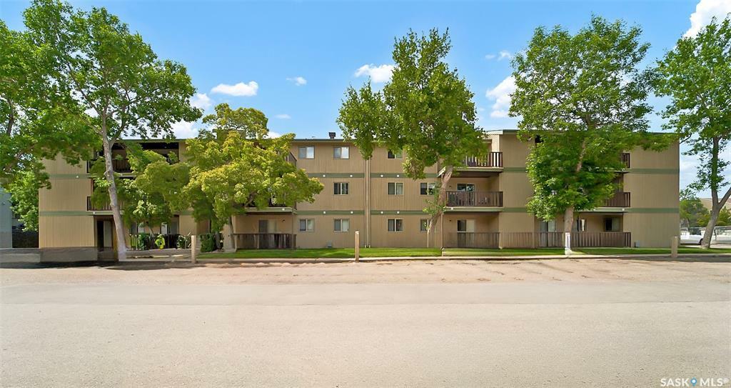 Property Photo: 1121 McKercher Drive 102F SK S7H 5B8