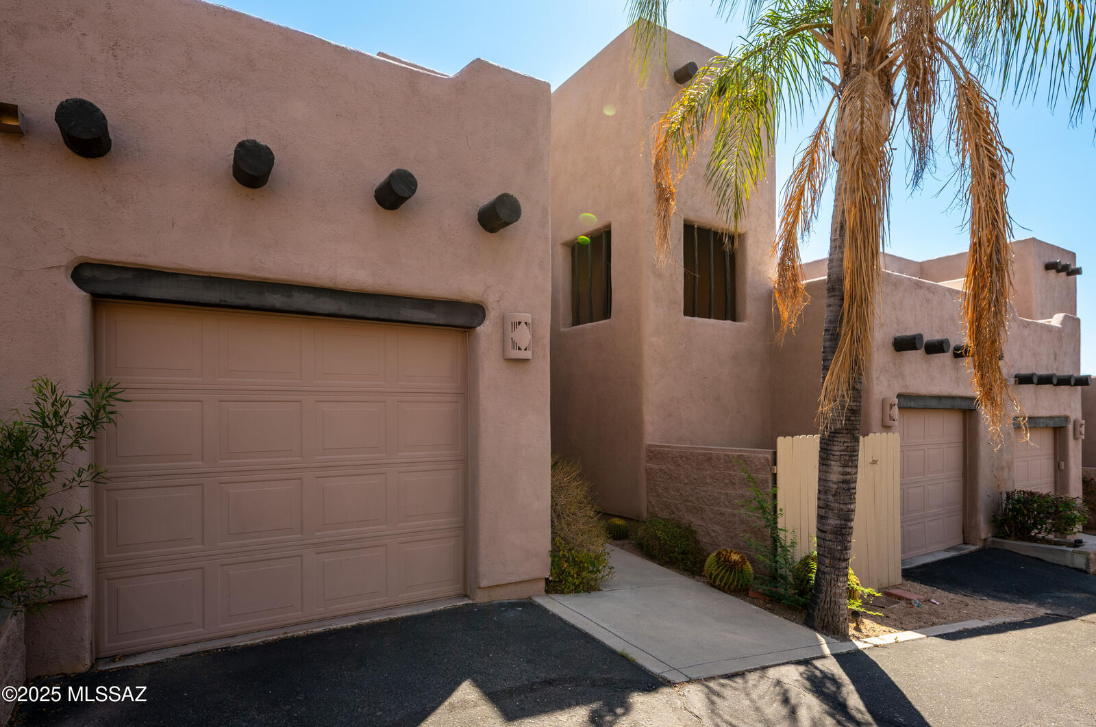 Property Photo:  2990 W Trevi Place Unit 200  AZ 85741 