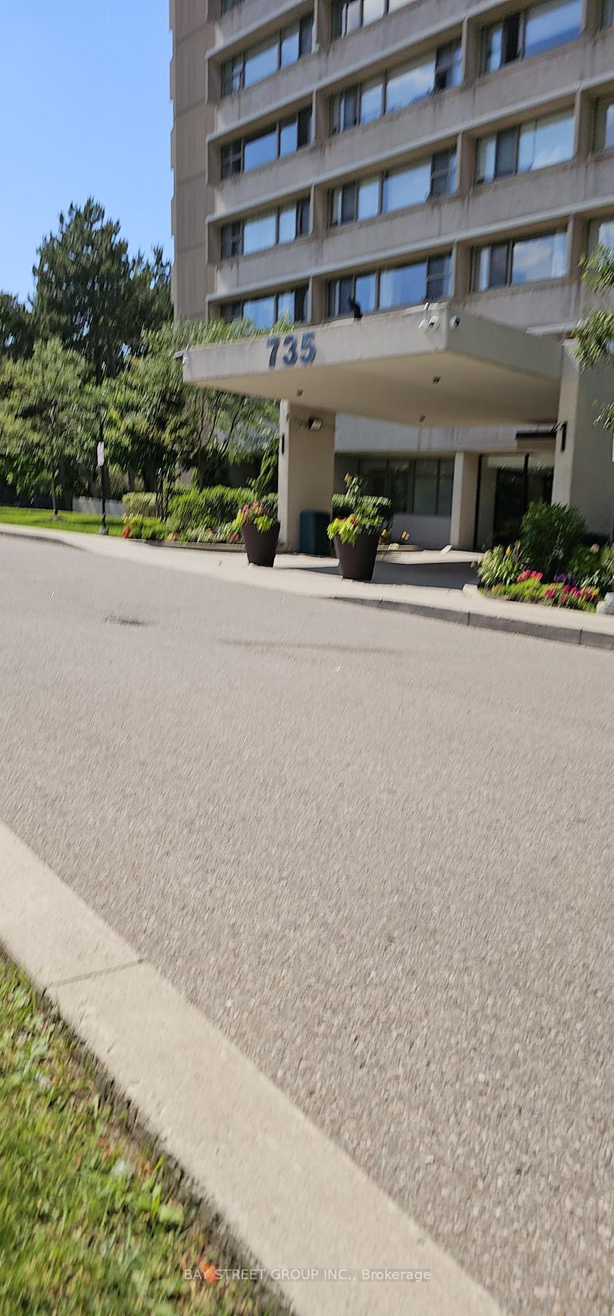 Property Photo:  735 Don Mills Road 1901  ON M3C 1T1 