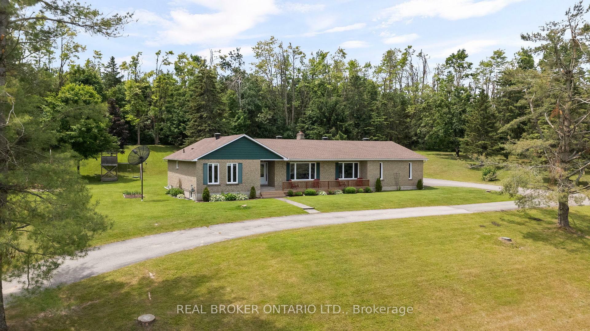Property Photo:  32 Old Scotia Place  ON L3V 6H2 
