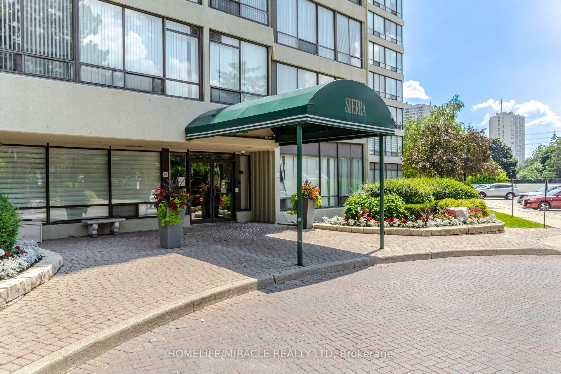 Photo de la propriété:  26 Hanover Road 401  ON L6S 4T2 