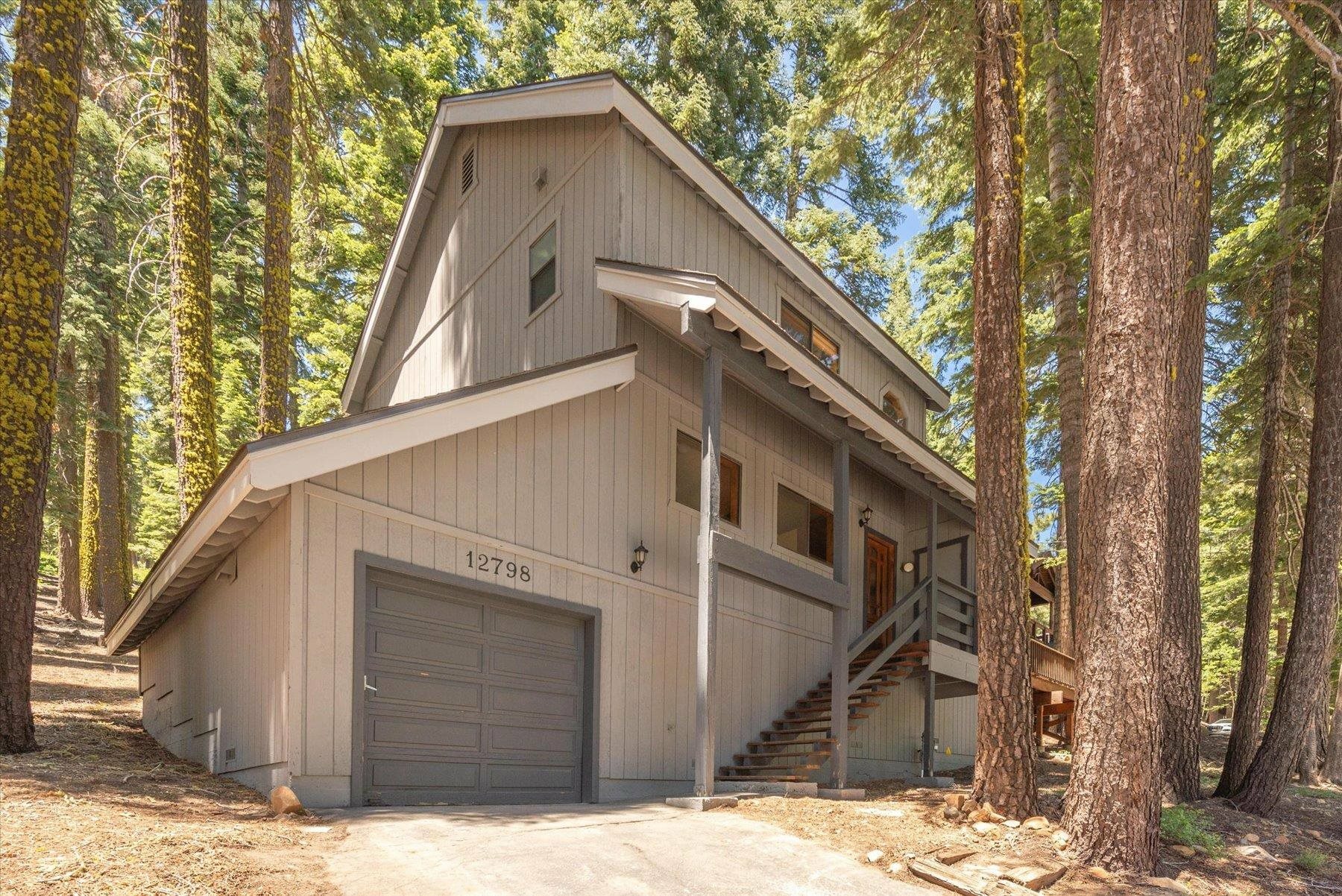Property Photo: 12798 Skislope Way CA 96161