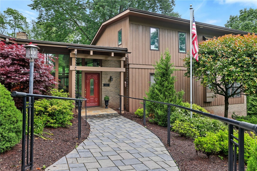Property Photo: 2370 Morrow Road PA 15241