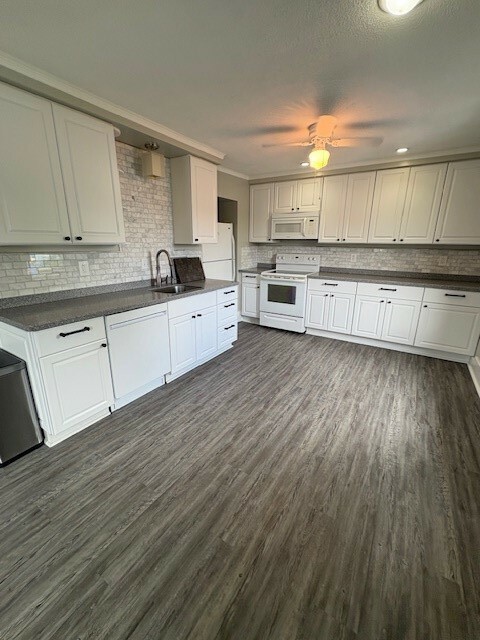 Property Photo: 2039 Brodhead Rd PA 15001
