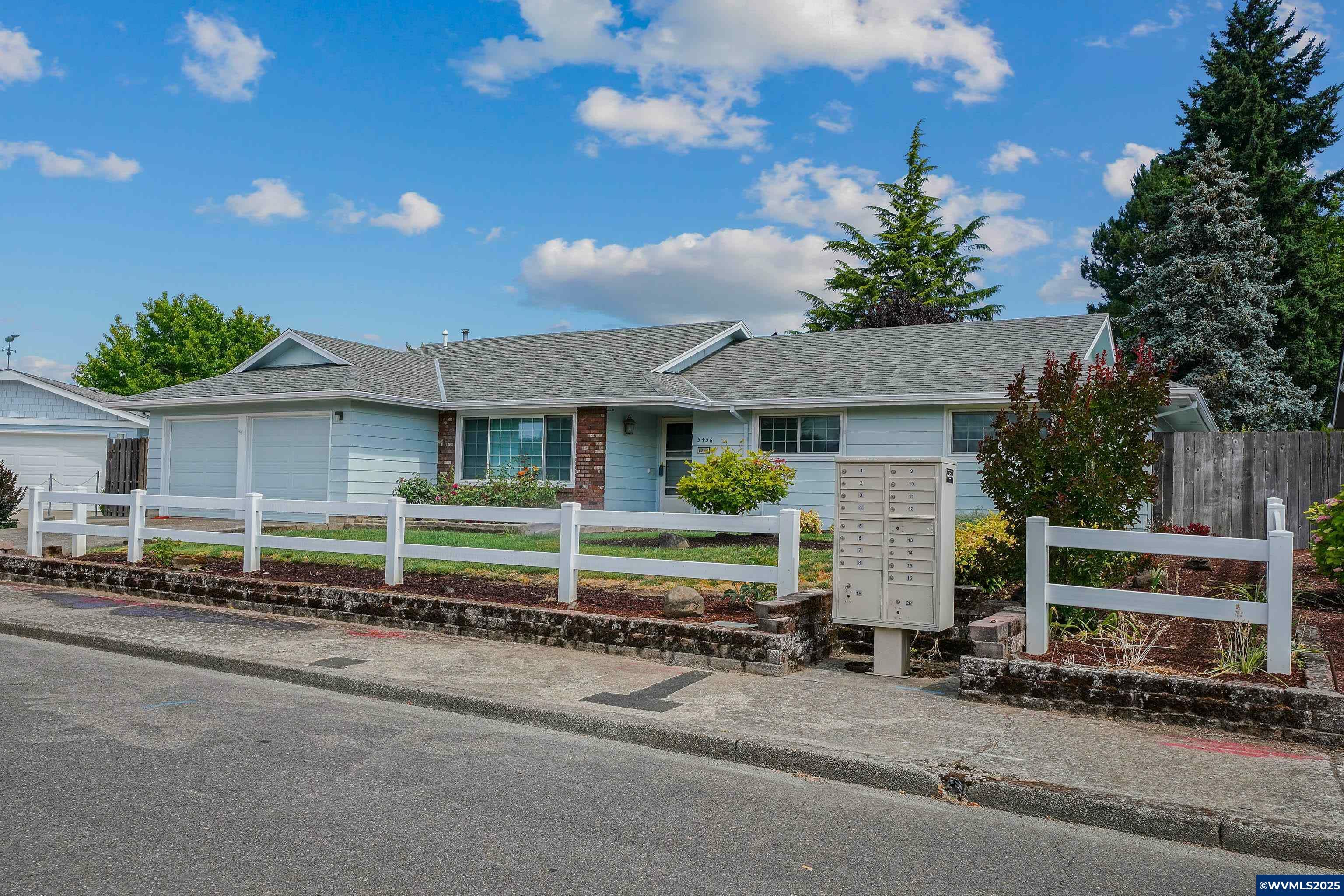 Property Photo: 5456 Chetco Ct NE OR 97303