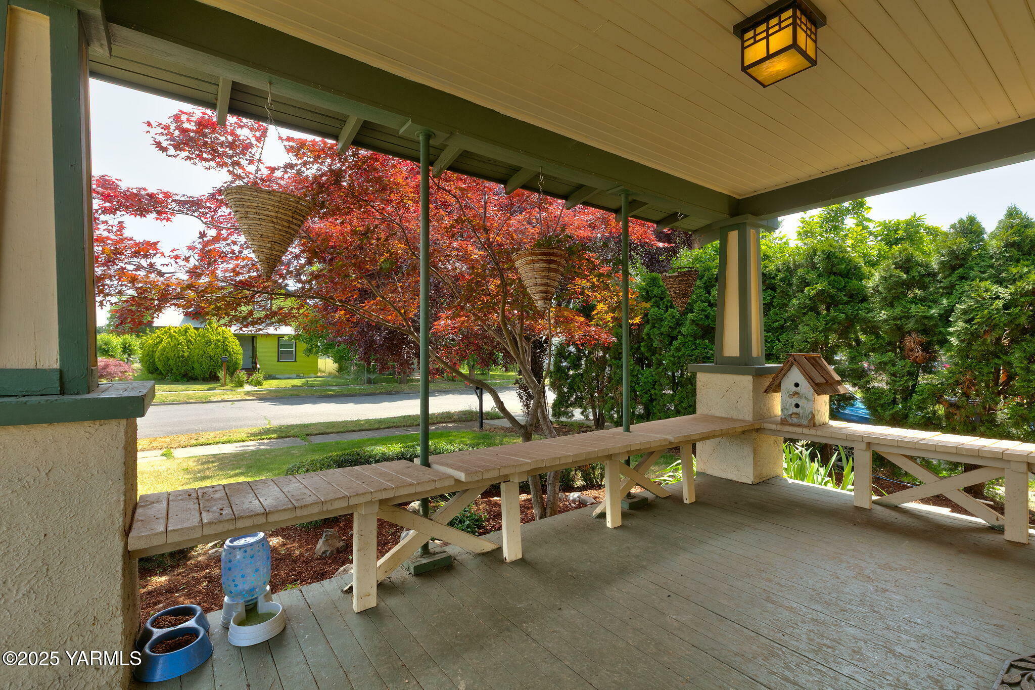 Property Photo: 702 S 15th Ave WA 98902