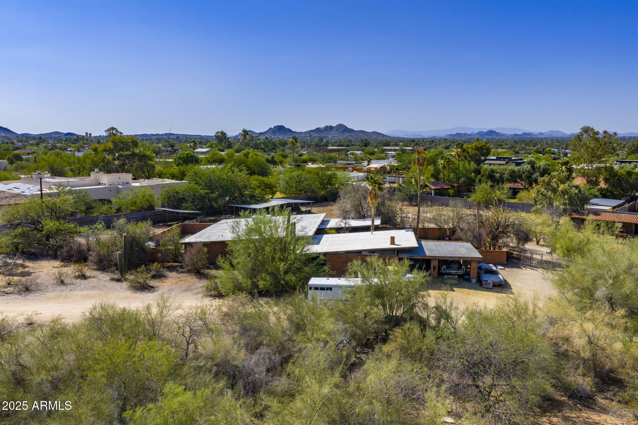 4040 E Via Estrella --  Phoenix AZ 85028 photo