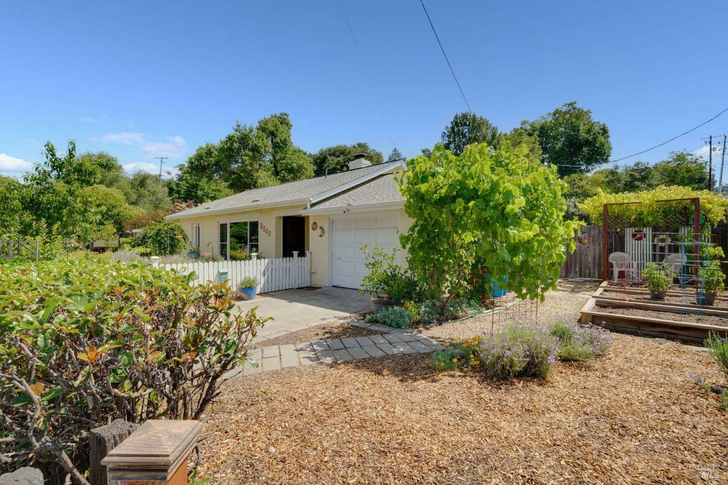 Property Photo: 2702 Lomitas Avenue CA 95404