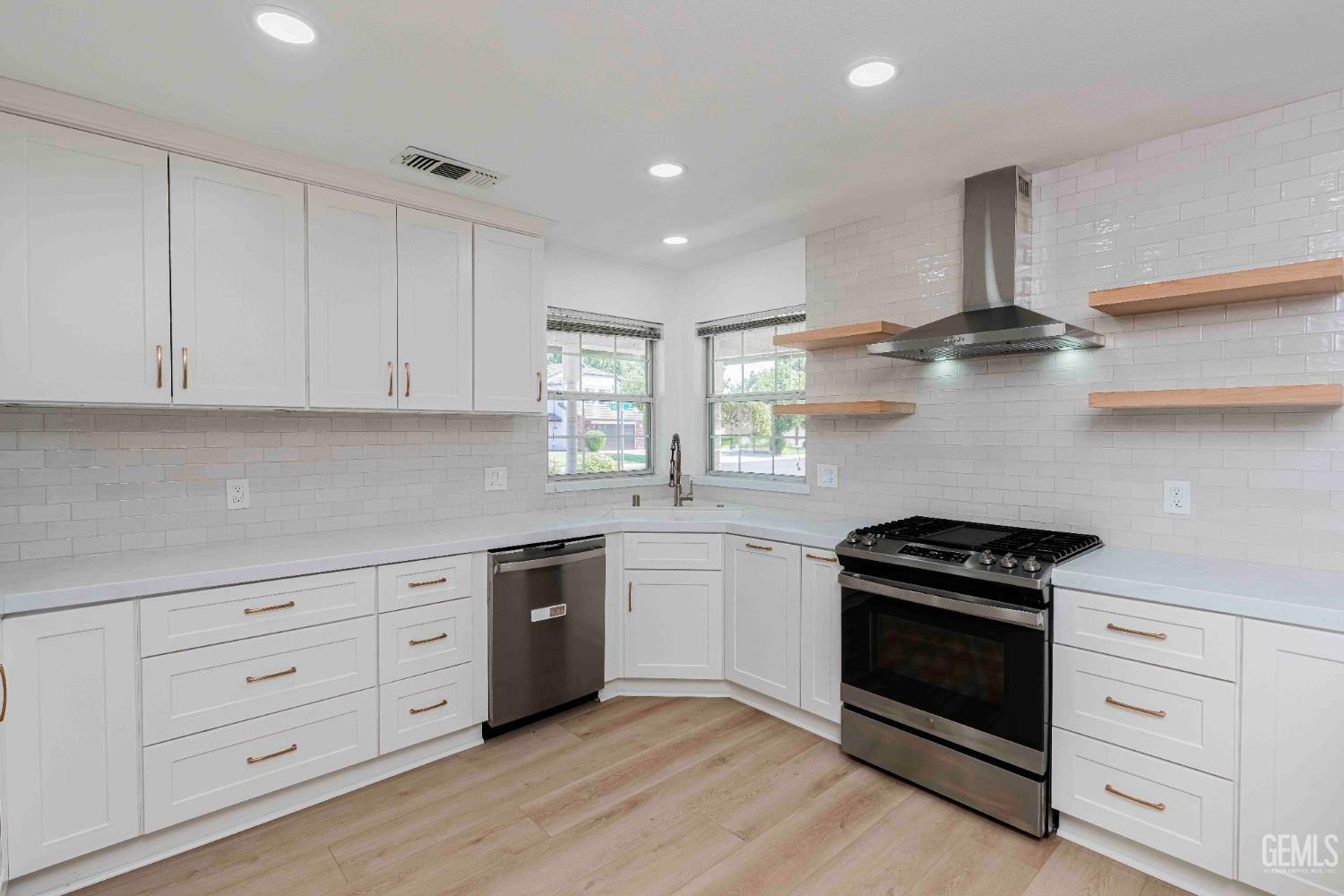 Property Photo: 4120 Abbott Drive CA 93312
