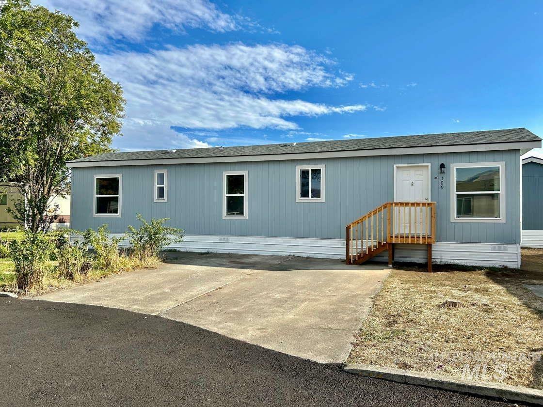 Property Photo: 2015 6th Ave 109 WA 99403