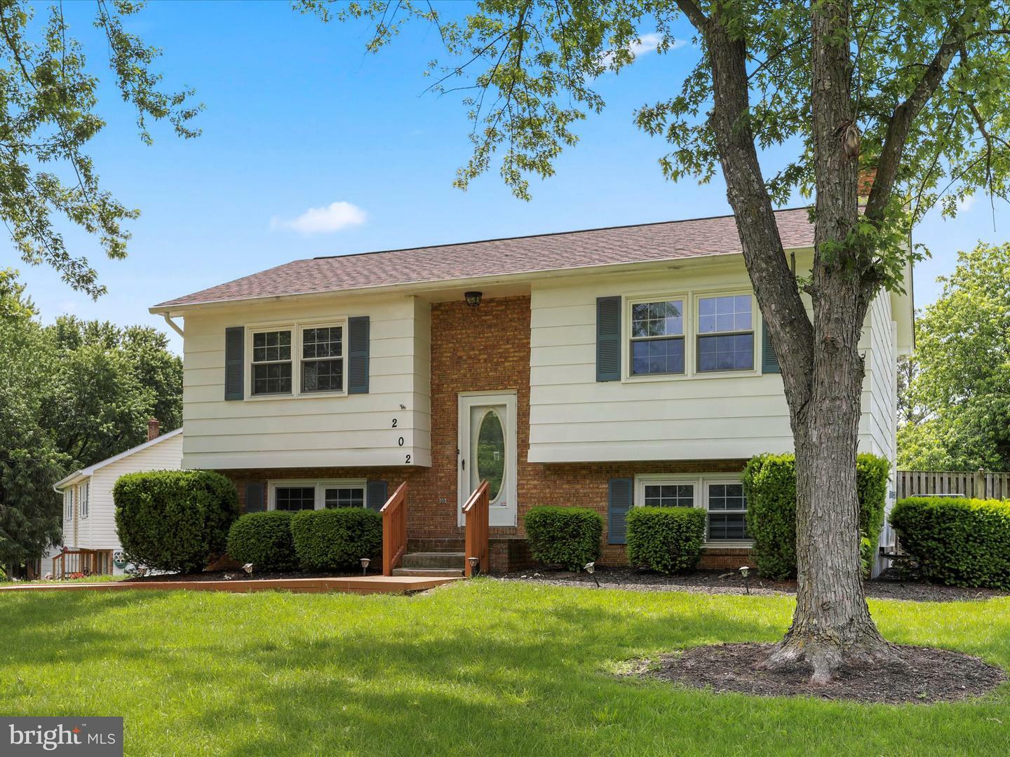 Property Photo: 202 Ridgefield Avenue VA 22655