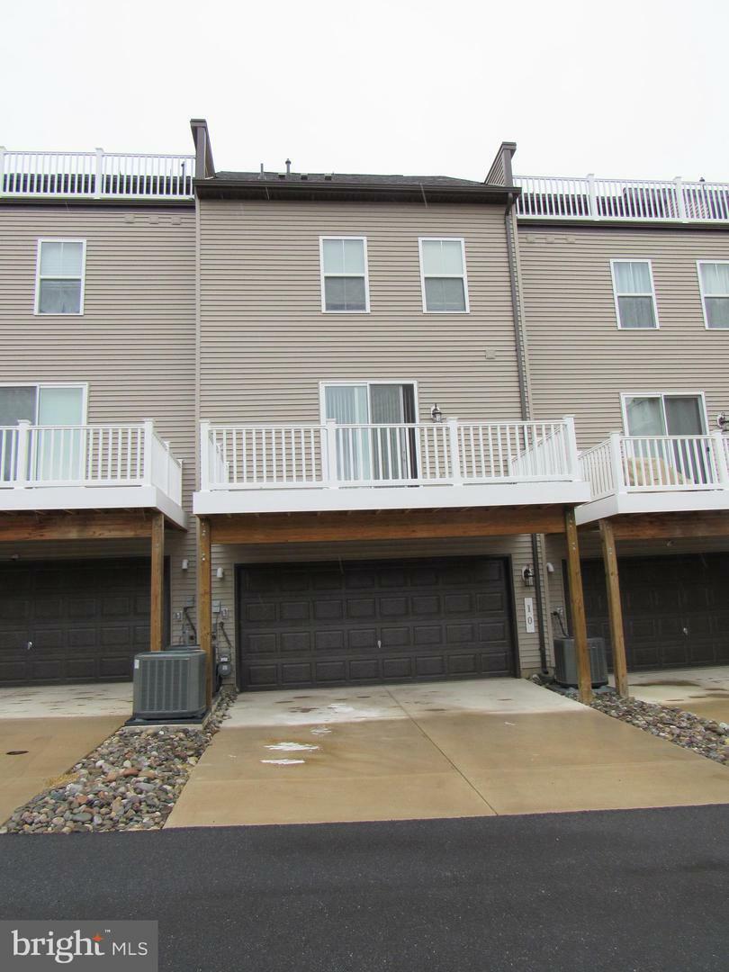 Property Photo: 10 Capital Court MD 20774